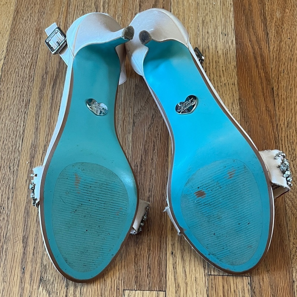 Blue By Betsey Johnson Gina Champagne heels women's size 11 - Picture 4 of 6